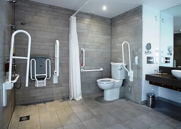 Centre By Ihg Hotel 4*