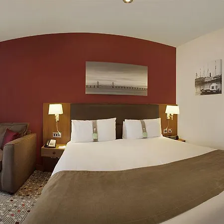 Centre By Ihg Hotel 4*
