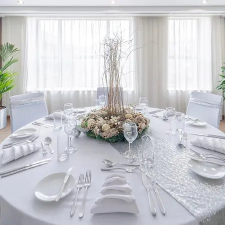 Centre By Ihg Hotel 4*