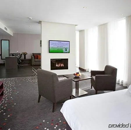Centre By Ihg Hotel 4*