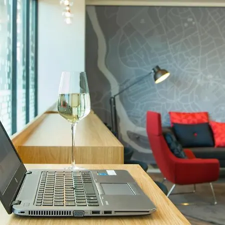 Centre By Ihg Hotel 4*
