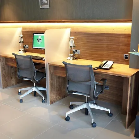 Centre By Ihg Hotel 4*