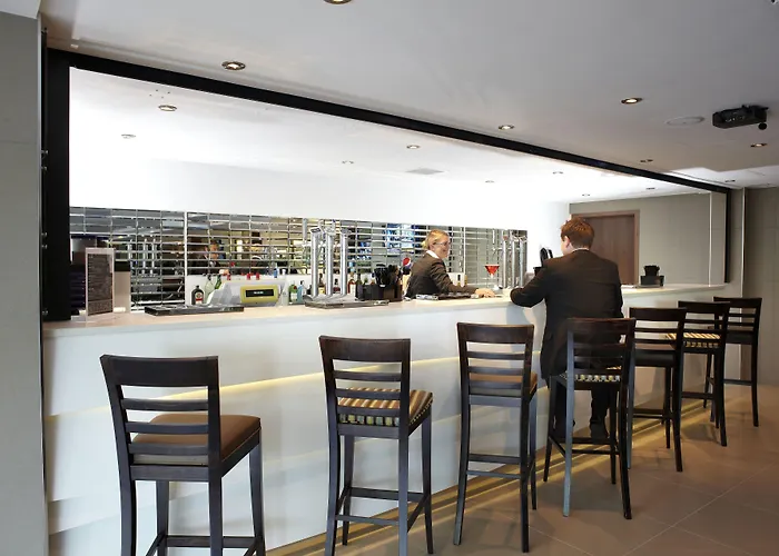 Centre By Ihg Hotel 4*