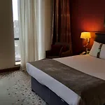Centre By Ihg Hotel