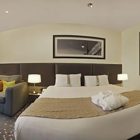 Centre By Ihg Hotel 4*